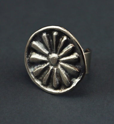 Pharaonic flower brass ring